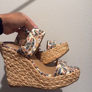 *NWOT* Gibson Latimer Tropical Wedges